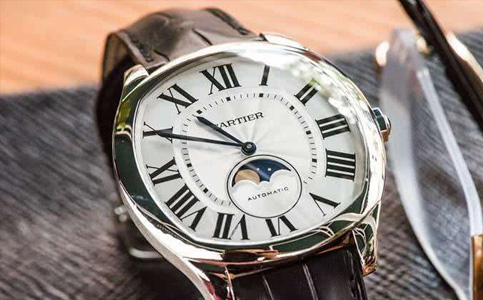 卡地亞青島維修店(卡地亞手表表帶的保養(yǎng)秘籍)