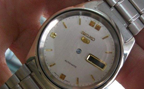 龍巖精工手表售后維修服務(wù)中心