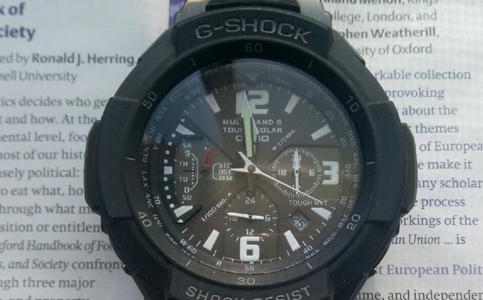 卡西歐光動能手表如何更換電池