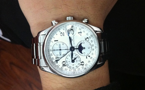 浪琴手表售后客服電話（修復(fù)浪琴手表外觀損壞的方法）